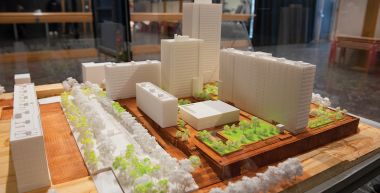 La maquette du projet de réhabilitation de la dalle de La Noue est exposée au CSC Guy-Toffoletti