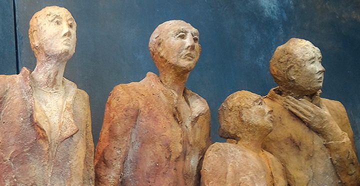 Des femmes et des hommes, terres cuites de MC Debain
