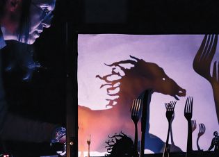théâtre d'ombres des fourchettes forment un cheval