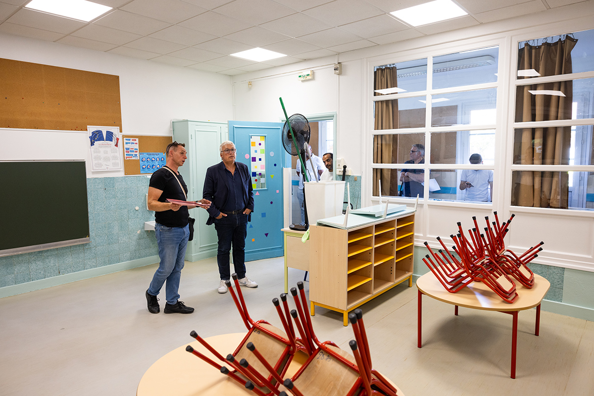 Le maire de Bagnolet visite une salle de classe